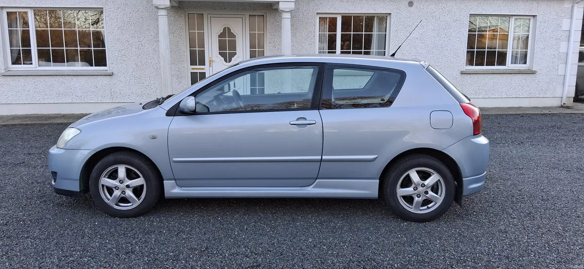 2005 Toyota corolla t3 - Image 1