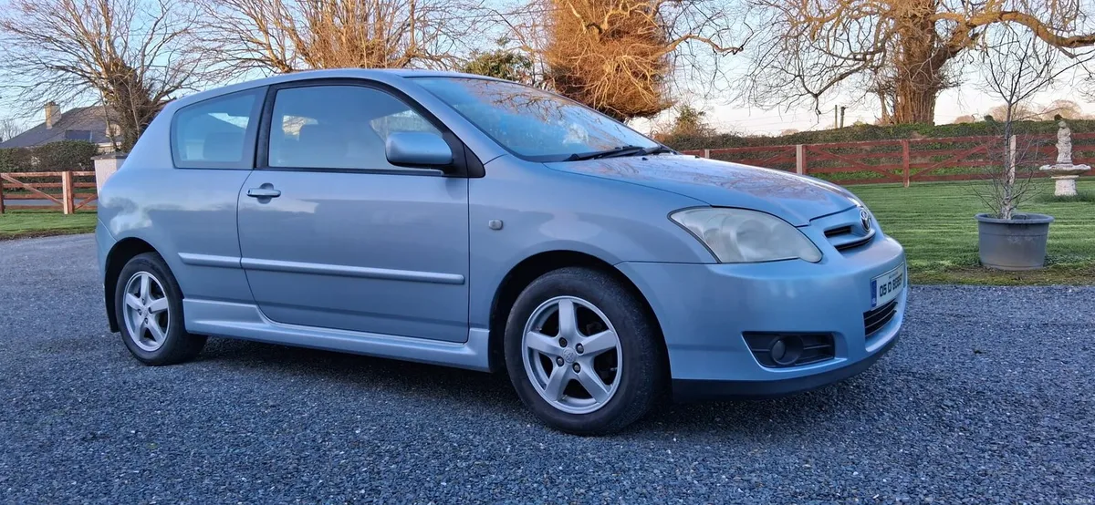2005 Toyota corolla t3 - Image 2