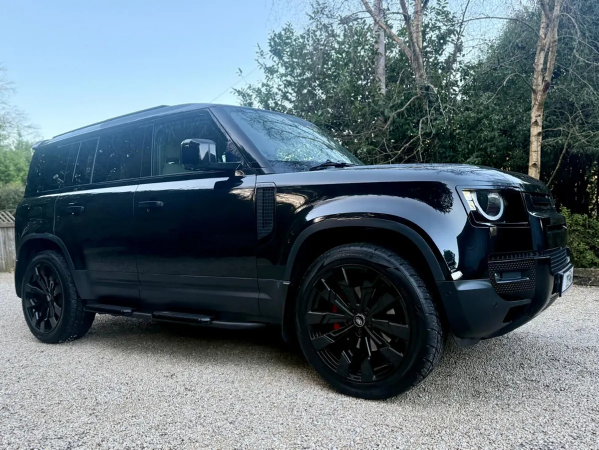 Land Rover Defender 110 7 SEAT SD4 240 S - Image 2