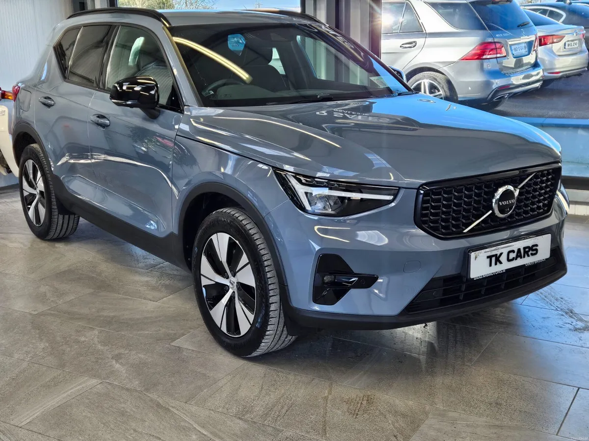 232 VOLVO XC40 T4 PLUS 208 BHP HYBRID - Image 1