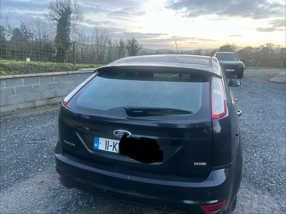 Ford Focus 2011 - Image 2