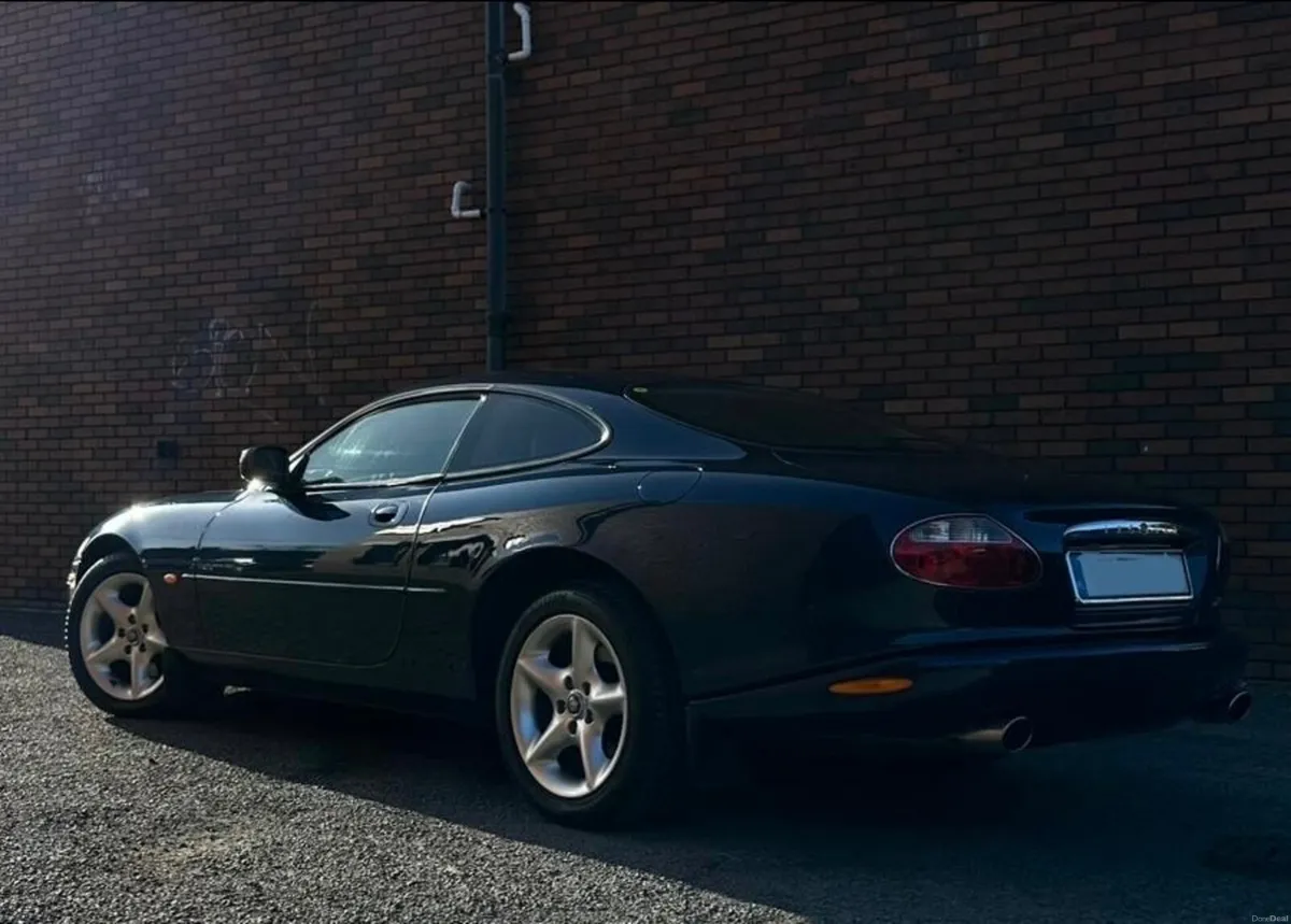 Jaguar XK8 *Low MLS* - Image 3