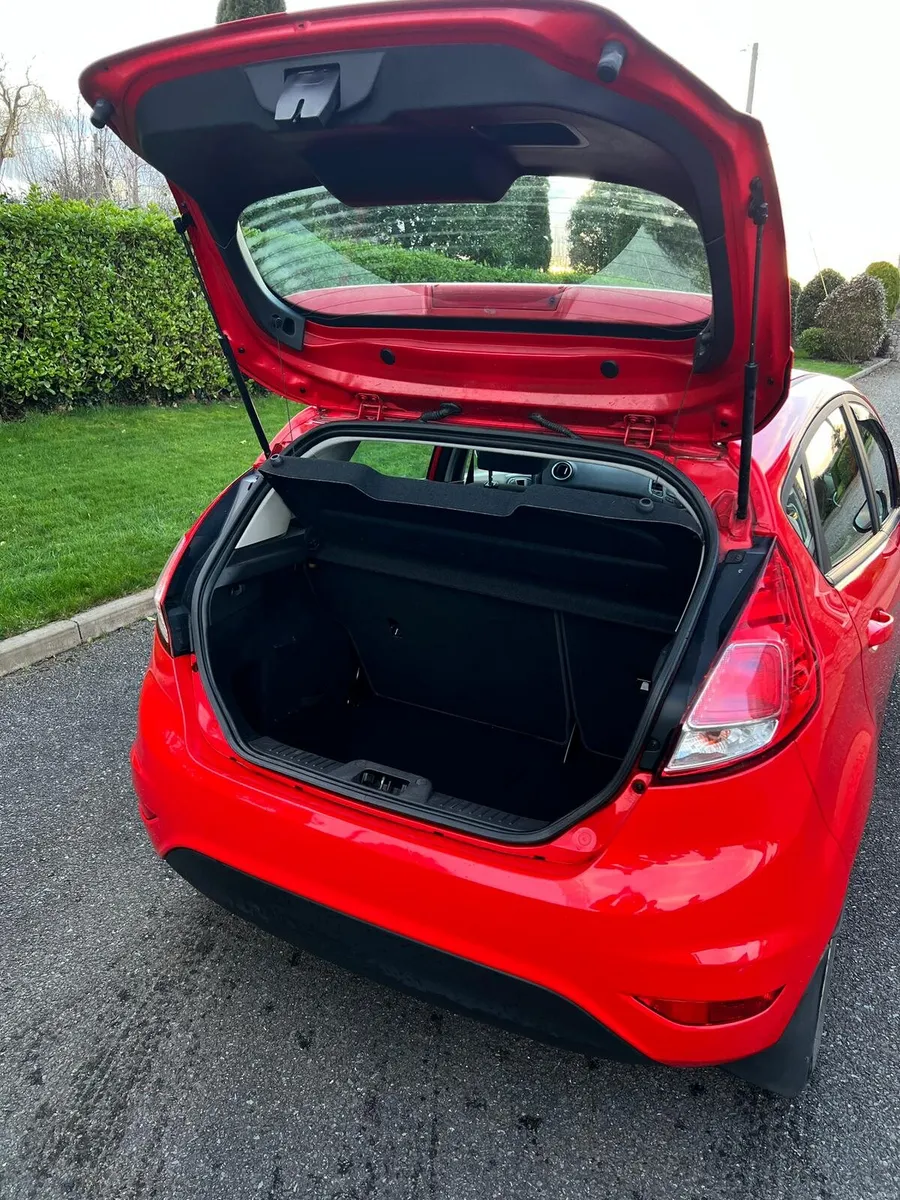 Ford Fiesta Zetec 1.25 60PS M5 4DR - Image 4
