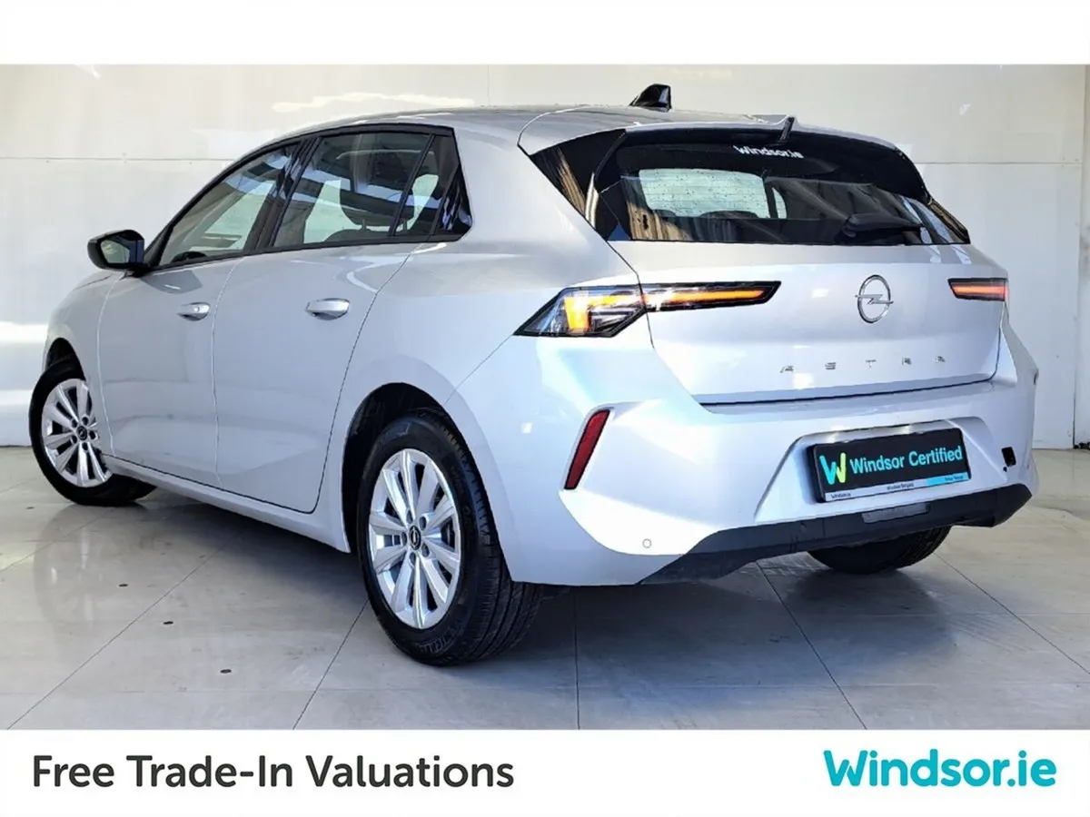Opel Astra SC 1.2 Turbo 110PS Petrol 6 Speed - Image 4