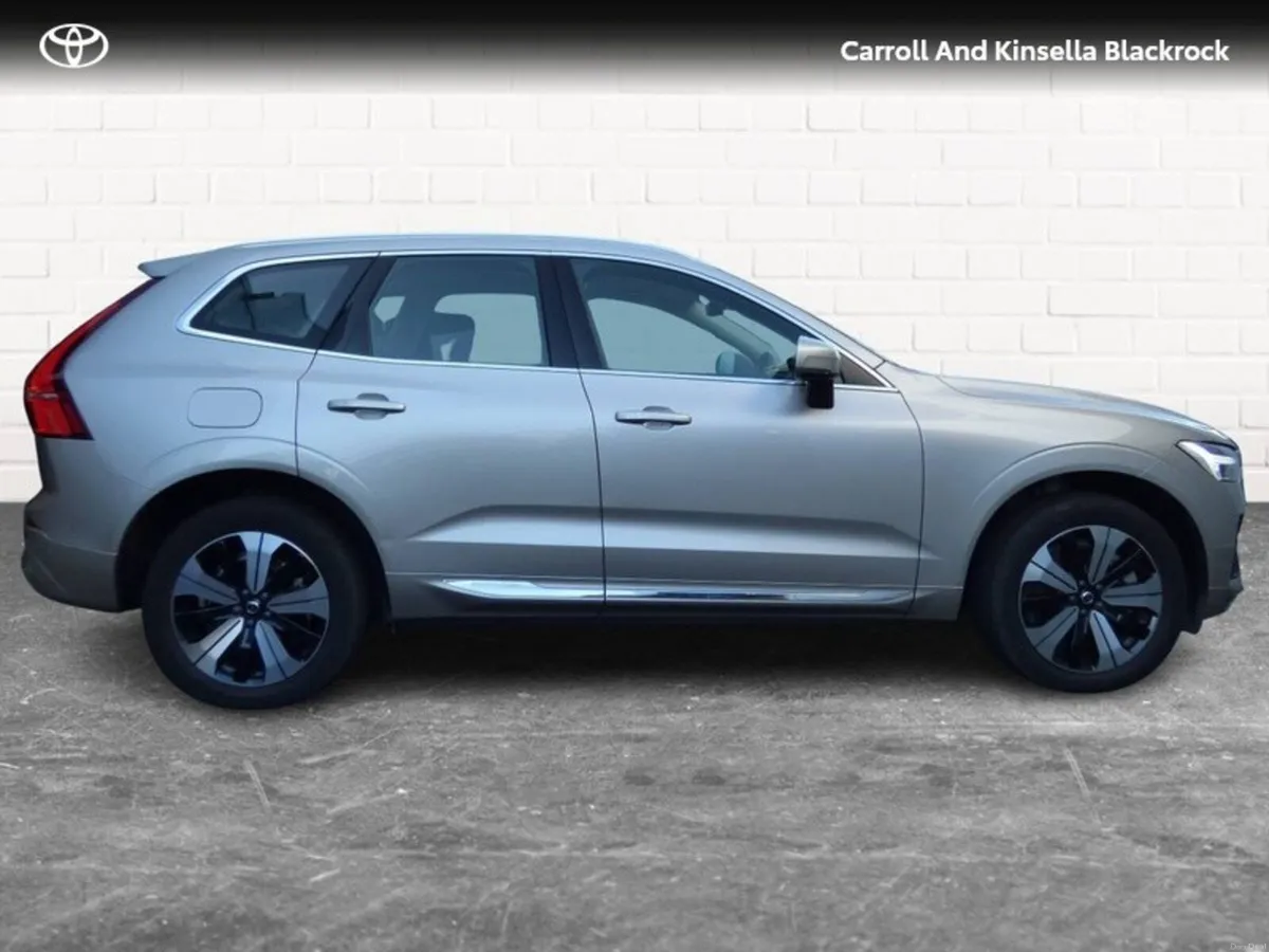 Volvo XC60 T6 PHEV PLUS BRIGHT AWD 5 - Image 3