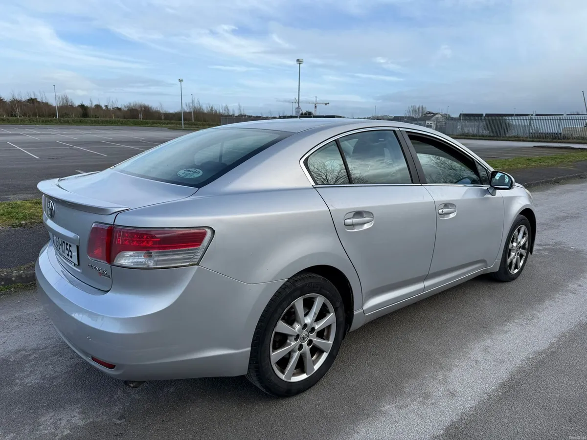 Toyota Avensis - Image 2