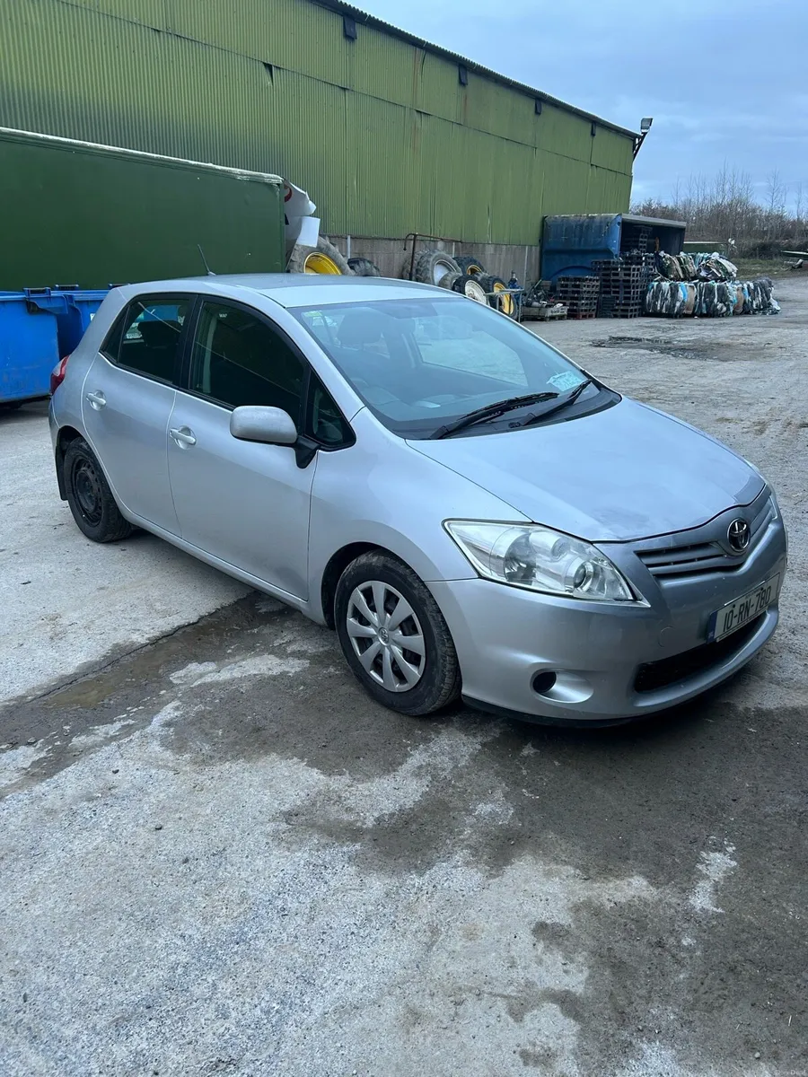Toyota Auris Aura - Image 2