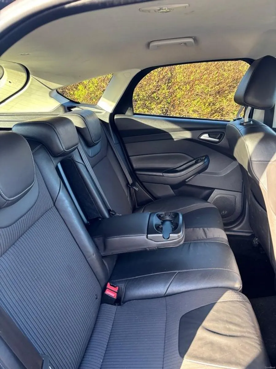 2012 Ford Focus Titanium - Image 4