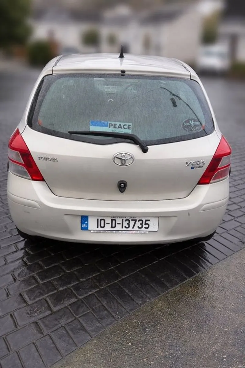 2010 Toyota Yaris - Image 3