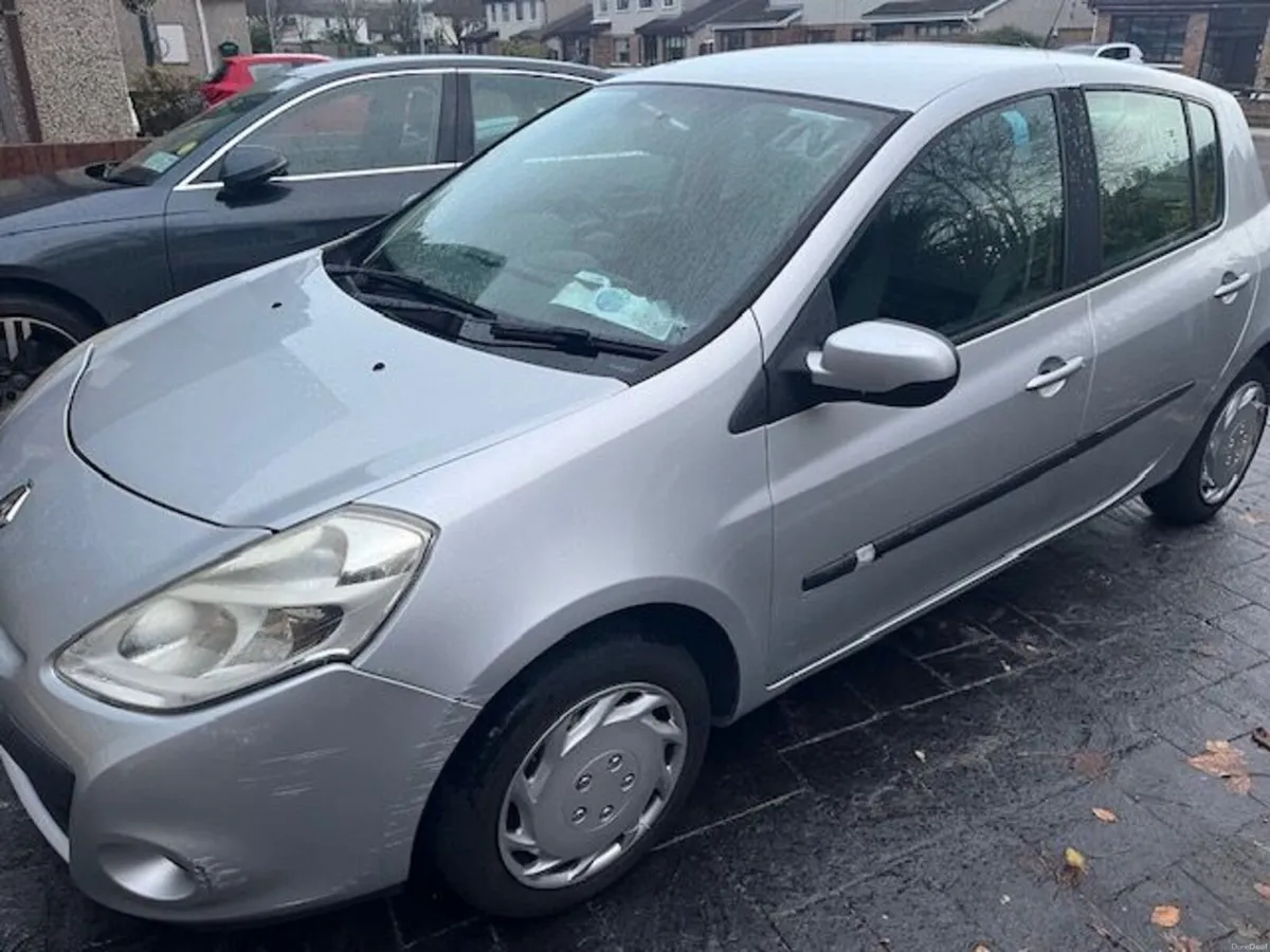 Renault Clio 2011 - Image 1
