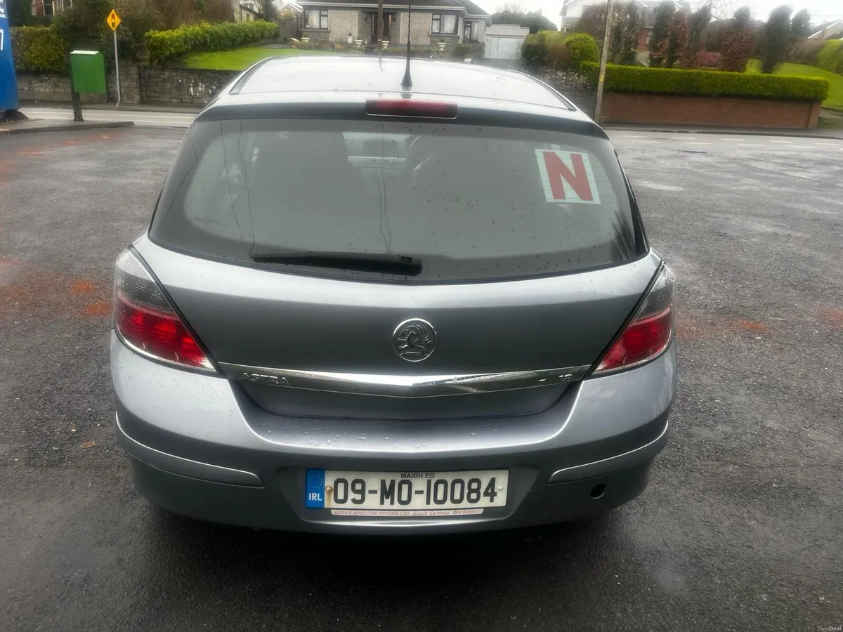 09 ASTRA H 1.8 petrol - Image 4