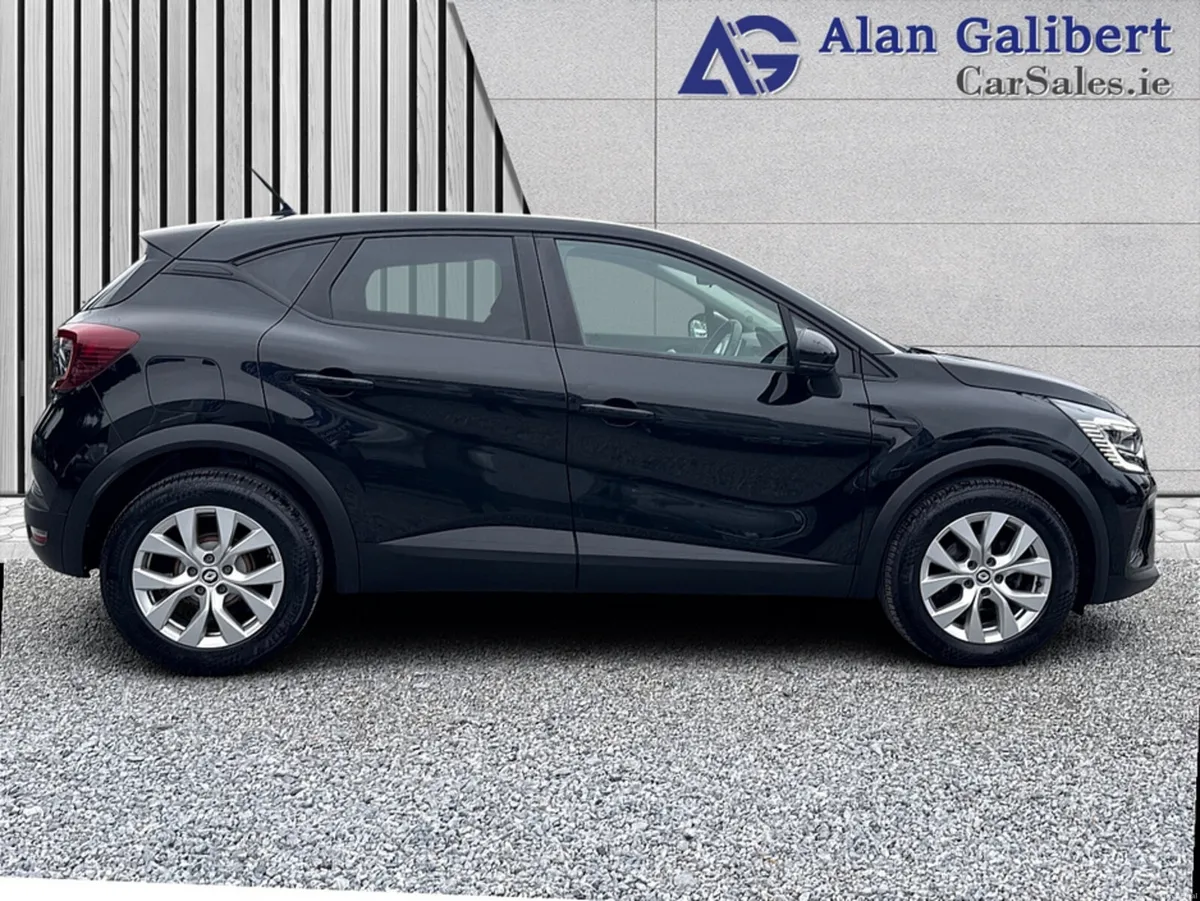Renault Captur ICONIC EDITION  TCE €79 PW - Image 3