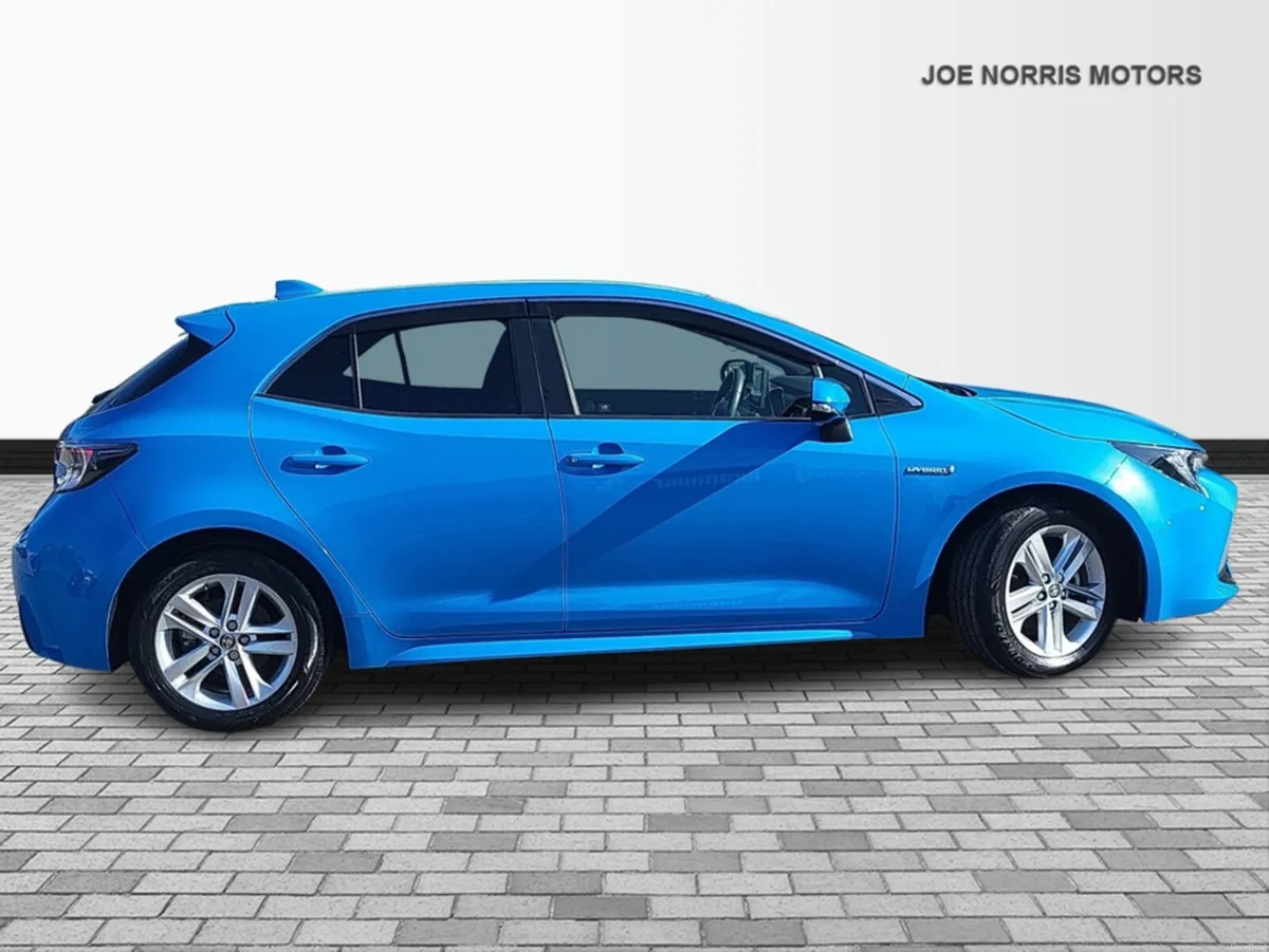Toyota Corolla 1.8 G Hybrid Sport Automatic - Image 4