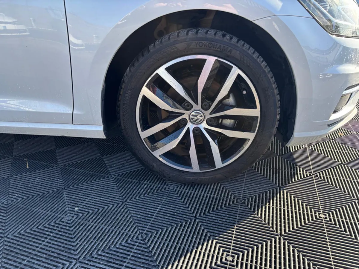 Volkswagen Golf HIGHLINE 1.4 AUTOMATIC PETROL - Image 3