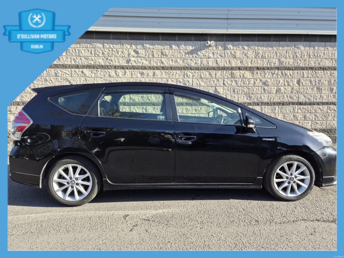 Toyota Prius 2016/1.8 PETROL HYBRID/7 SEATER/AUTO - Image 4