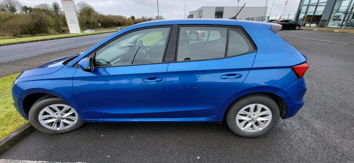 Skoda Fabia 2024 1.0 MPI - Image 3