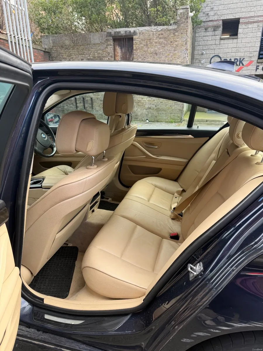 BMW 5-Series 2010 - Image 3