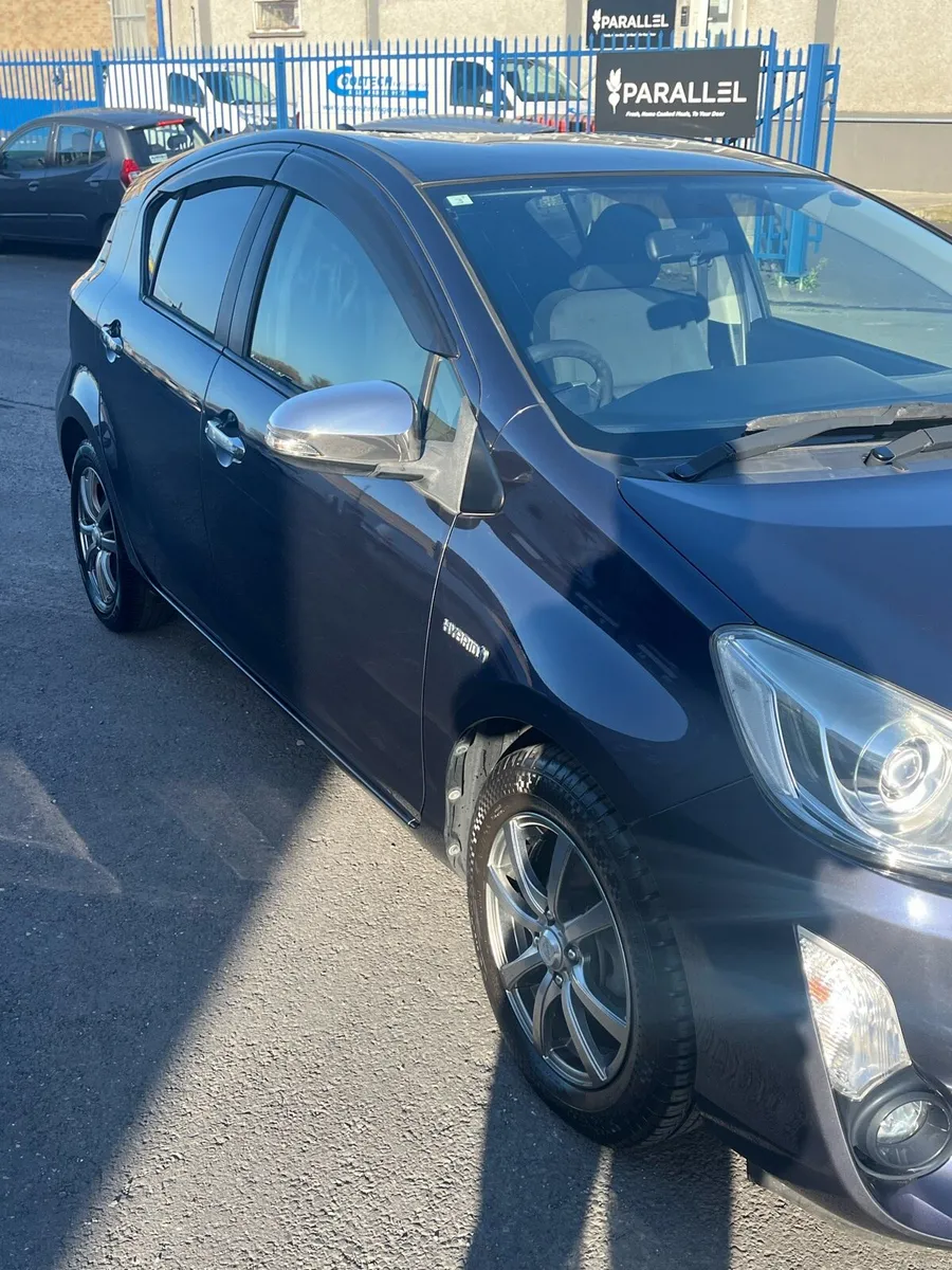 Toyota Aqua - Image 3