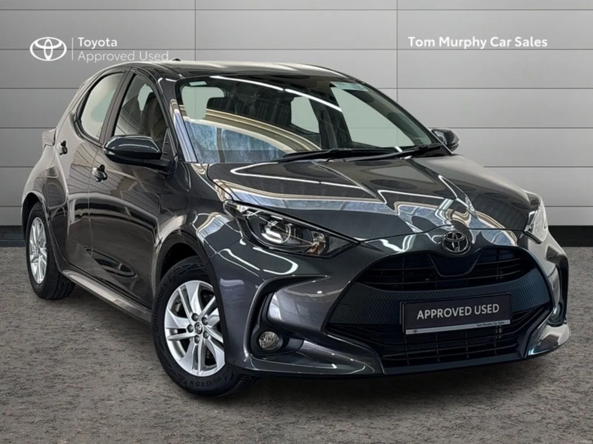Toyota Yaris YARIS HYBRID 1.5 LUNA - Image 1