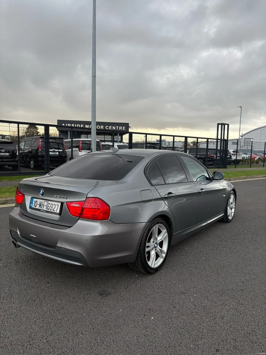 2010 BMW 330D Manual - Image 3