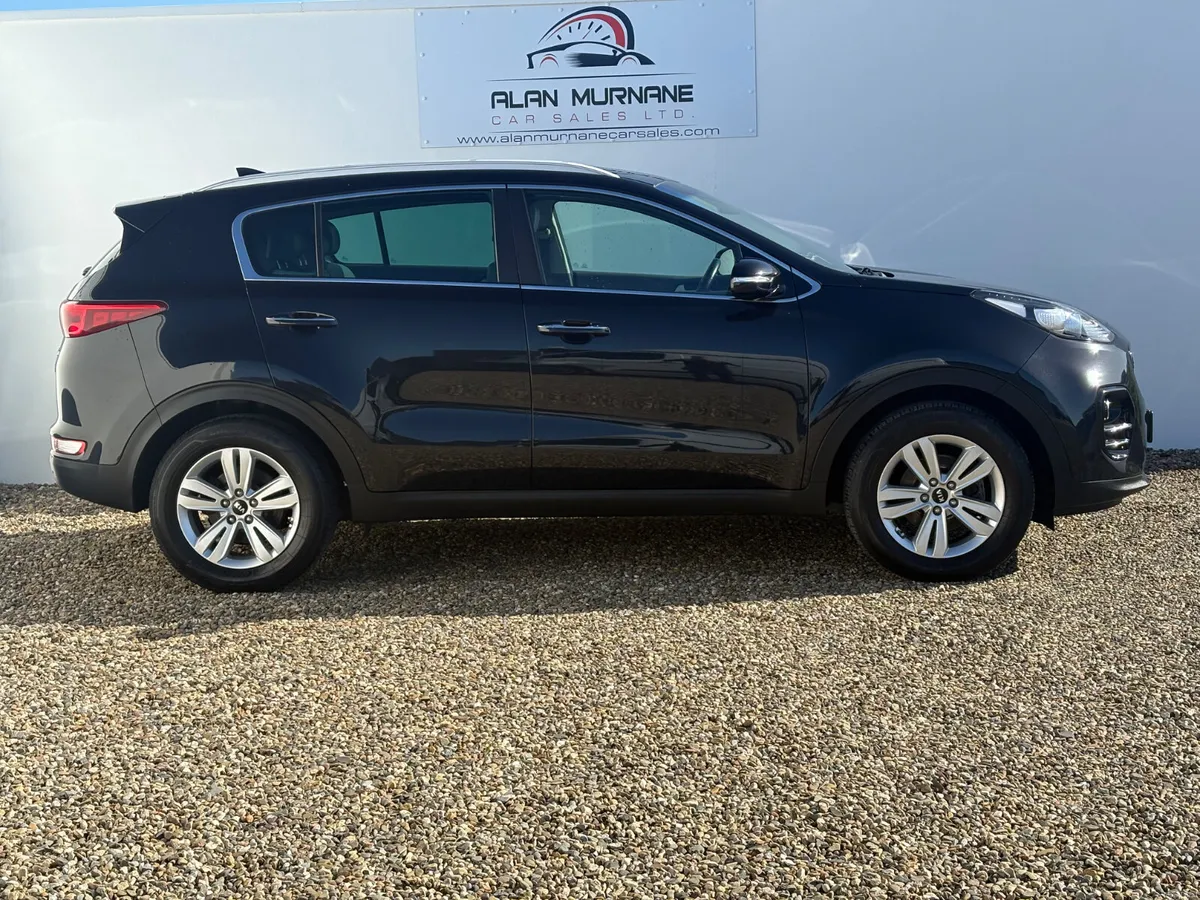 KIA SPORTAGE PLATINUM MODEL  2017 JUST 76,000 KMS - Image 4