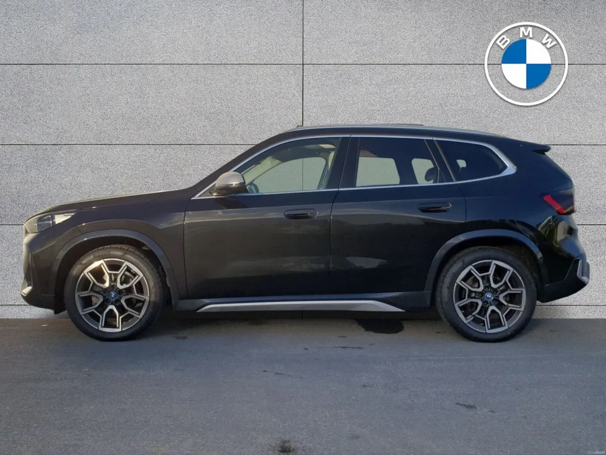 BMW iX1 eDrive20 xLine - Image 3