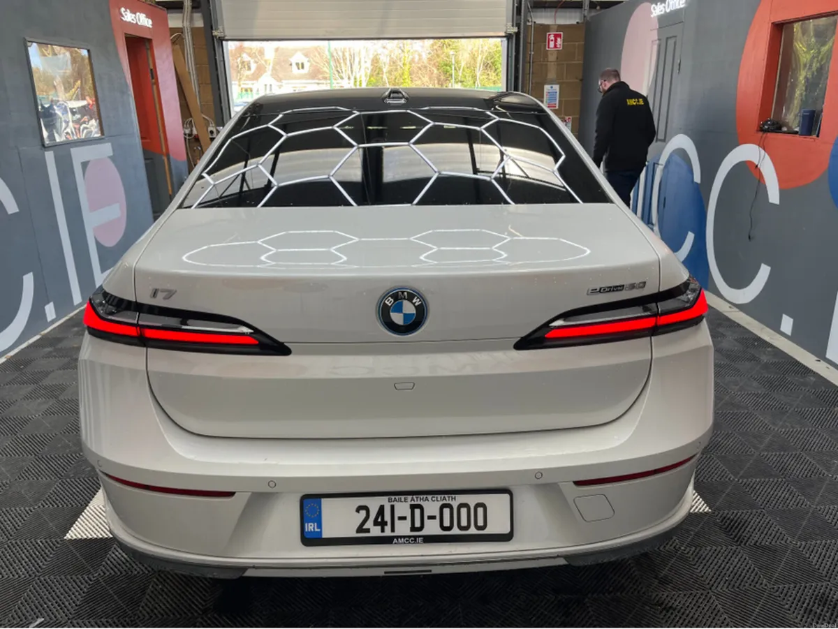 BMW i7 €79950 2024 BMW I7 EDRIVE 50 EXCELLENCE AUT - Image 3