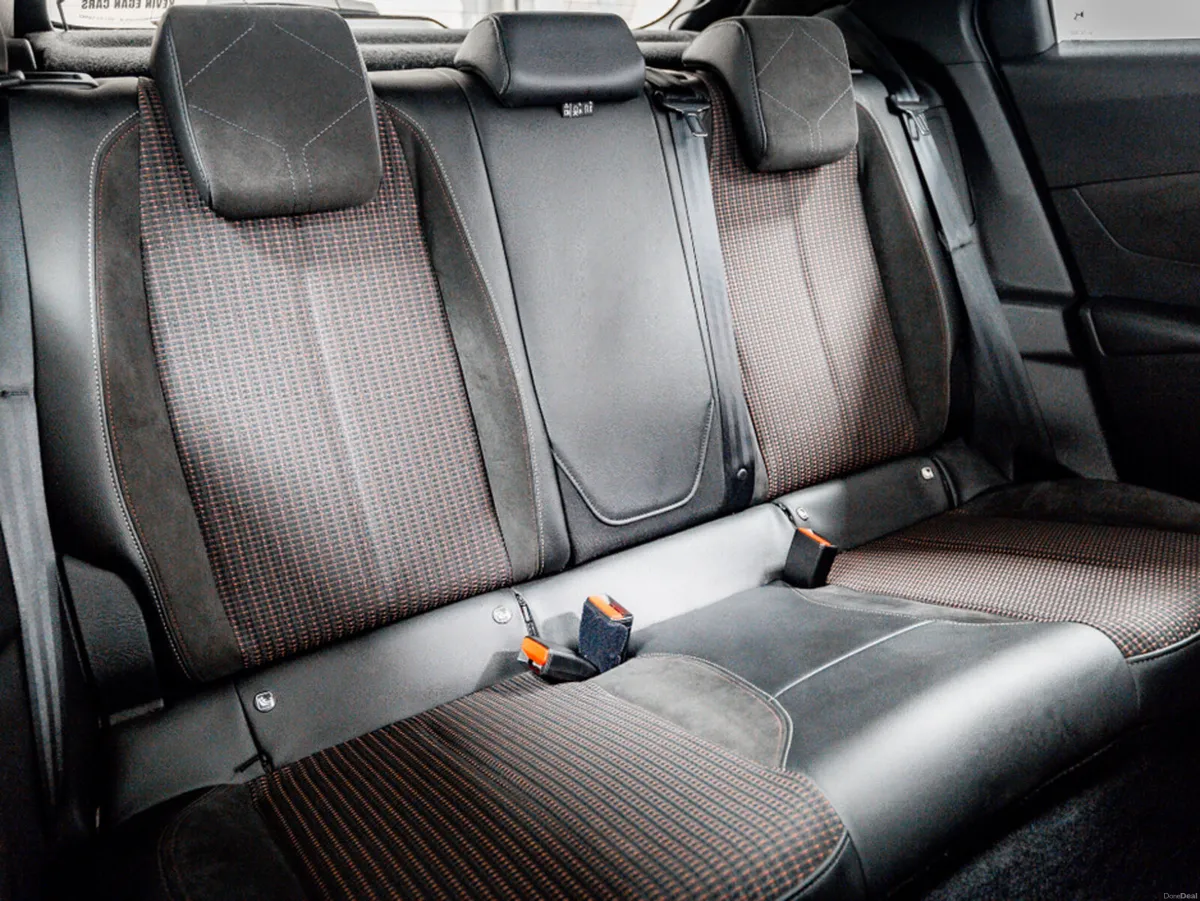 DS Automobiles DS 3 Crossback Performance Line 1.2 - Image 4