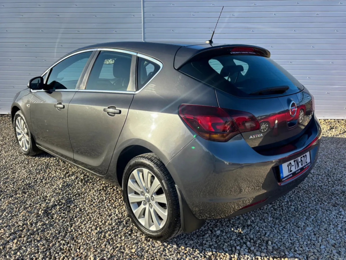 Opel Astra SE 1.7 CDTI 110PS 5DR - Image 4
