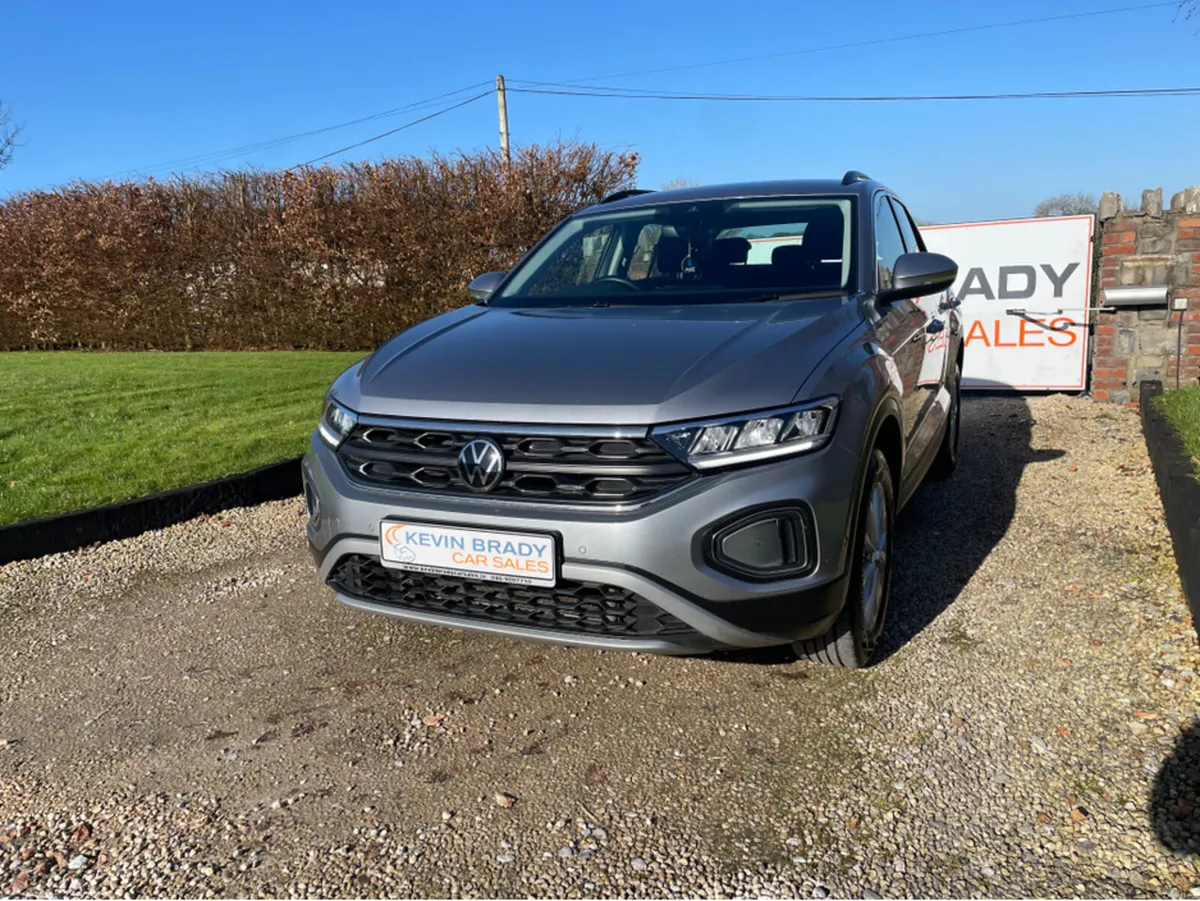 Volkswagen T-Roc 1.0 LITRE TSI LIFE MODEL - Image 2