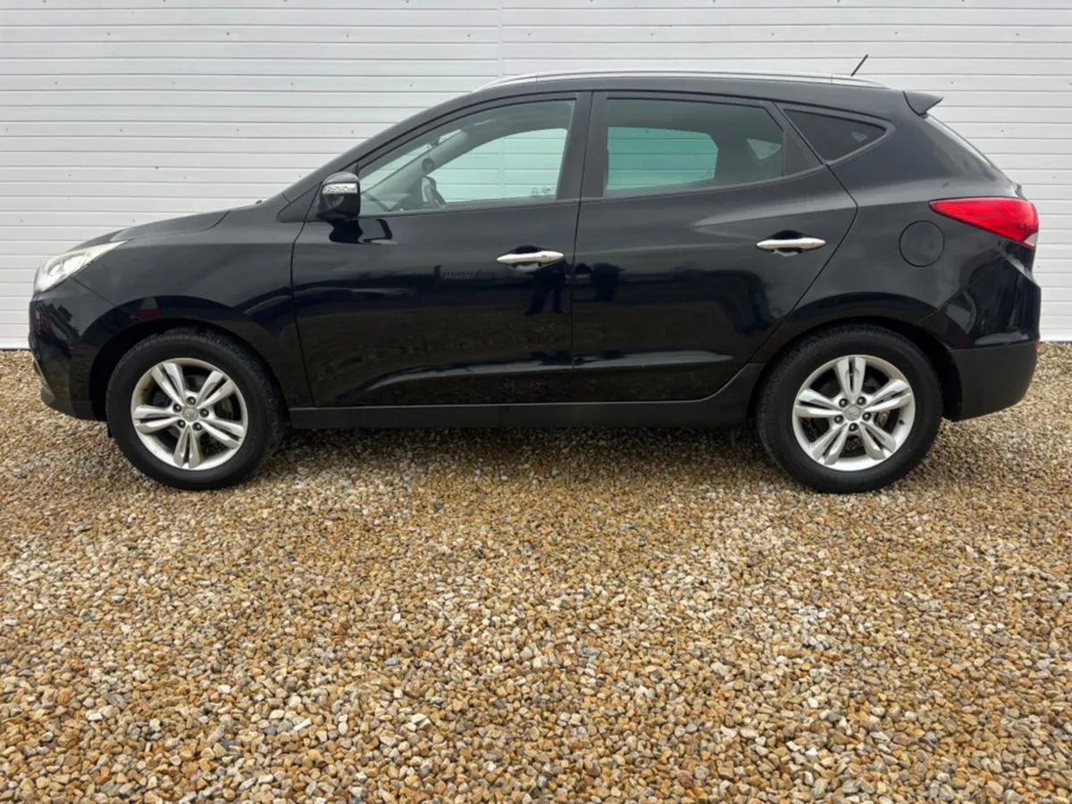 Hyundai ix35 1.7 CRDI PREMIUM 2WD 5DR - Image 4