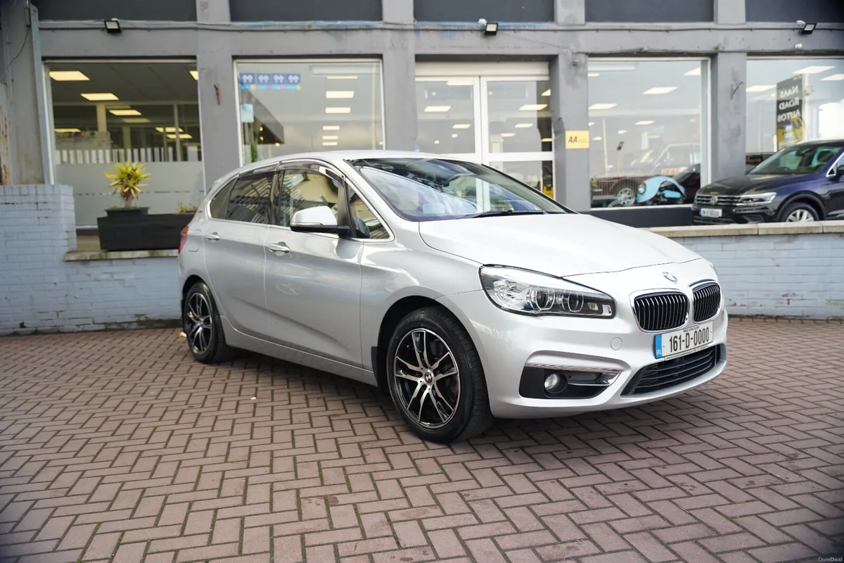 225XE LUXURY PLUS EDITION 5DR ESTATE AUTO 83000KMS - Image 1