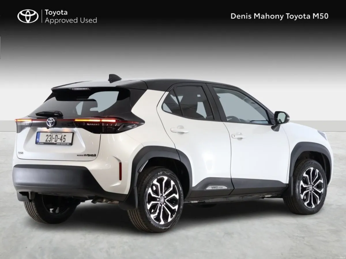 Toyota Yaris Cross Luna Sport Bi-Tone Hybrid - Image 2