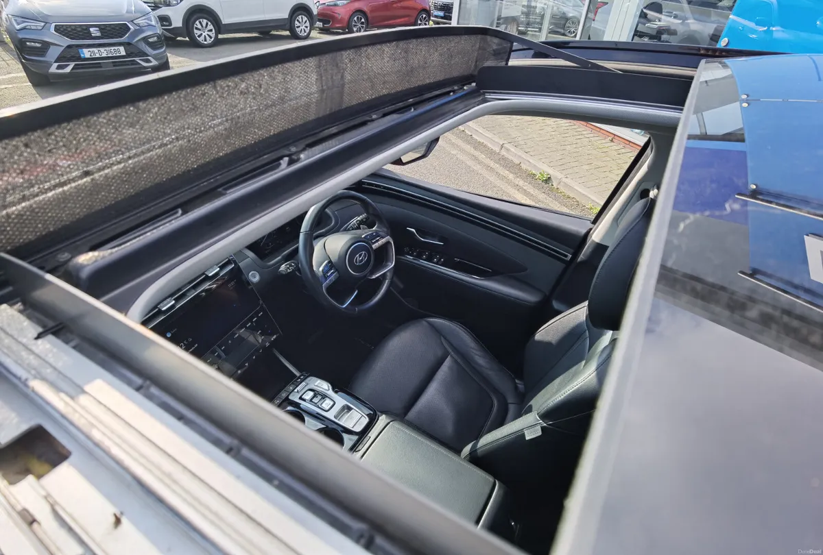 HYUNDAI TUCSON 1.6 ULTIMATE AUTO PHEV **SUNROOF** - Image 2