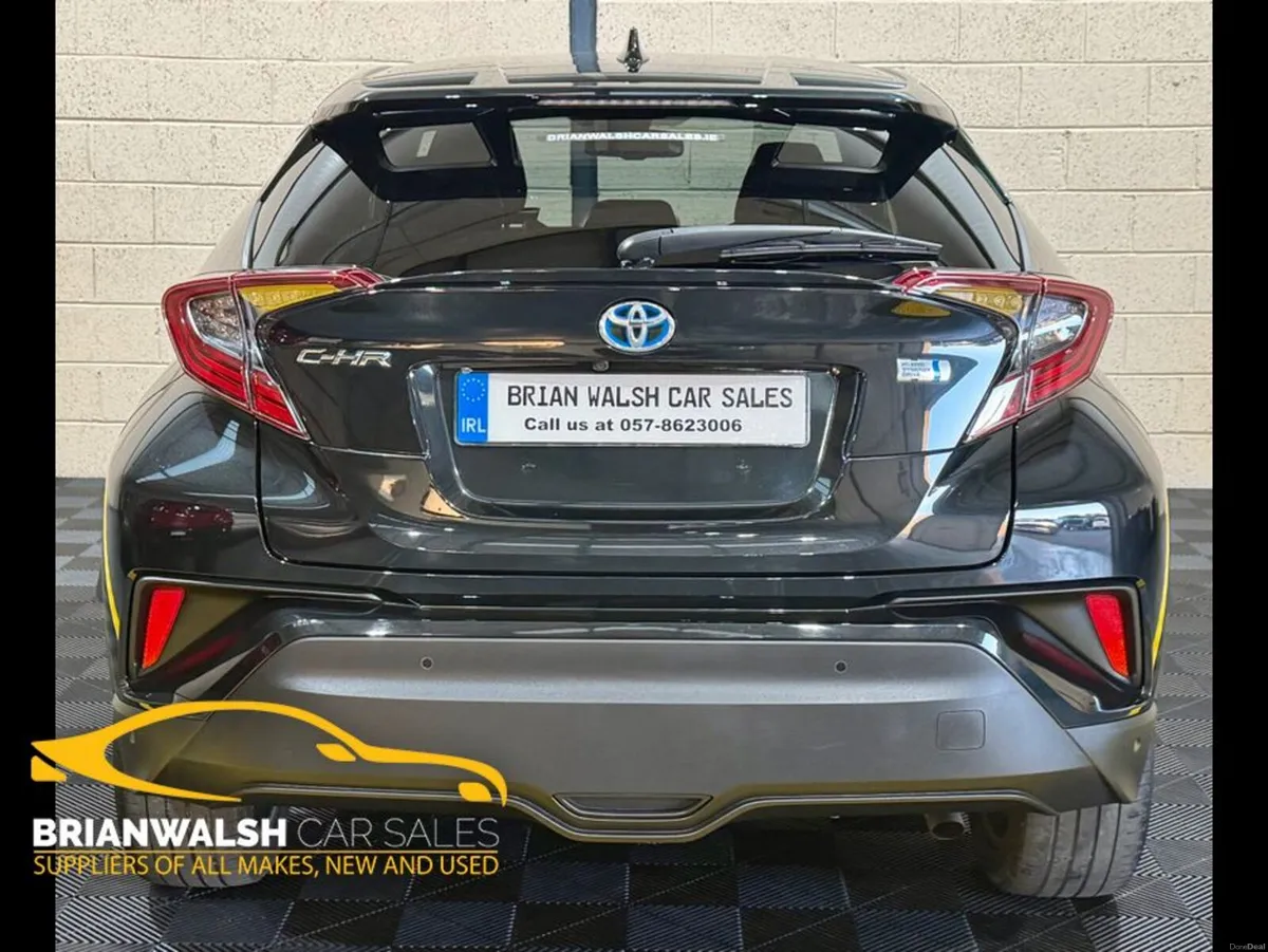 Toyota C-HR 182 G LEATHER SEATS - Image 3