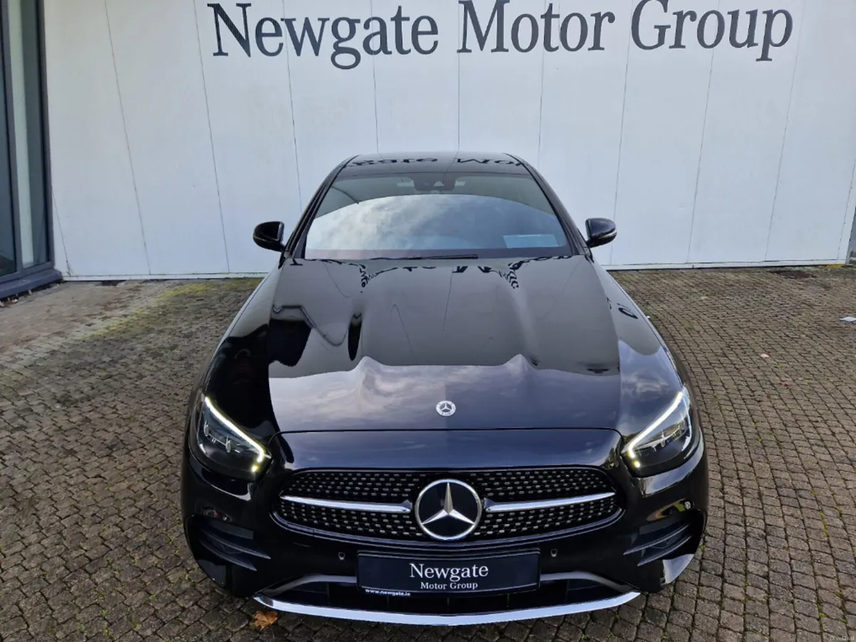 Mercedes-Benz E-Class E 220 D AMG LINE - Image 4