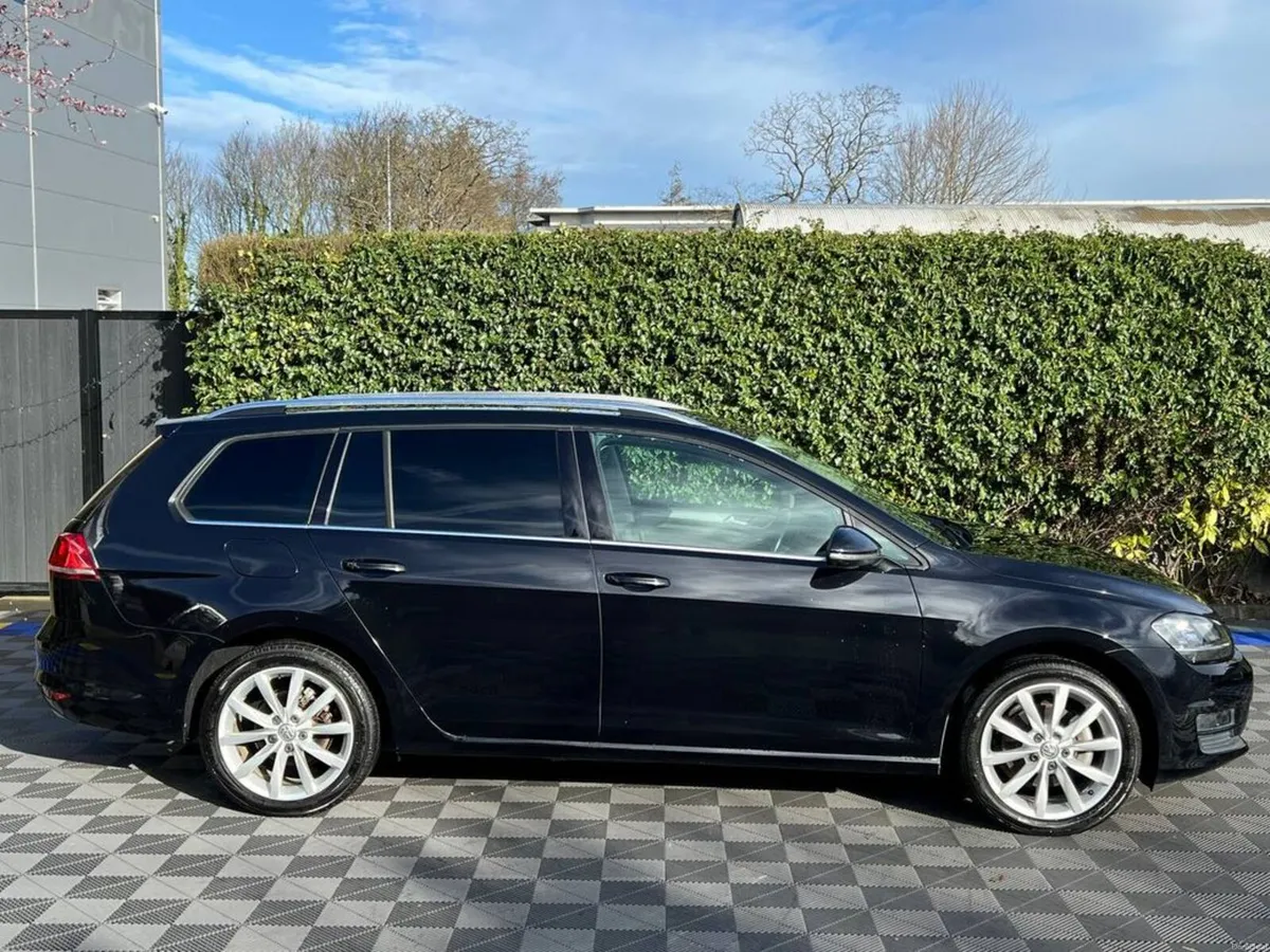 Volkswagen Golf COMFORTLINE VARIANT 1.2 TSI // 17" - Image 2