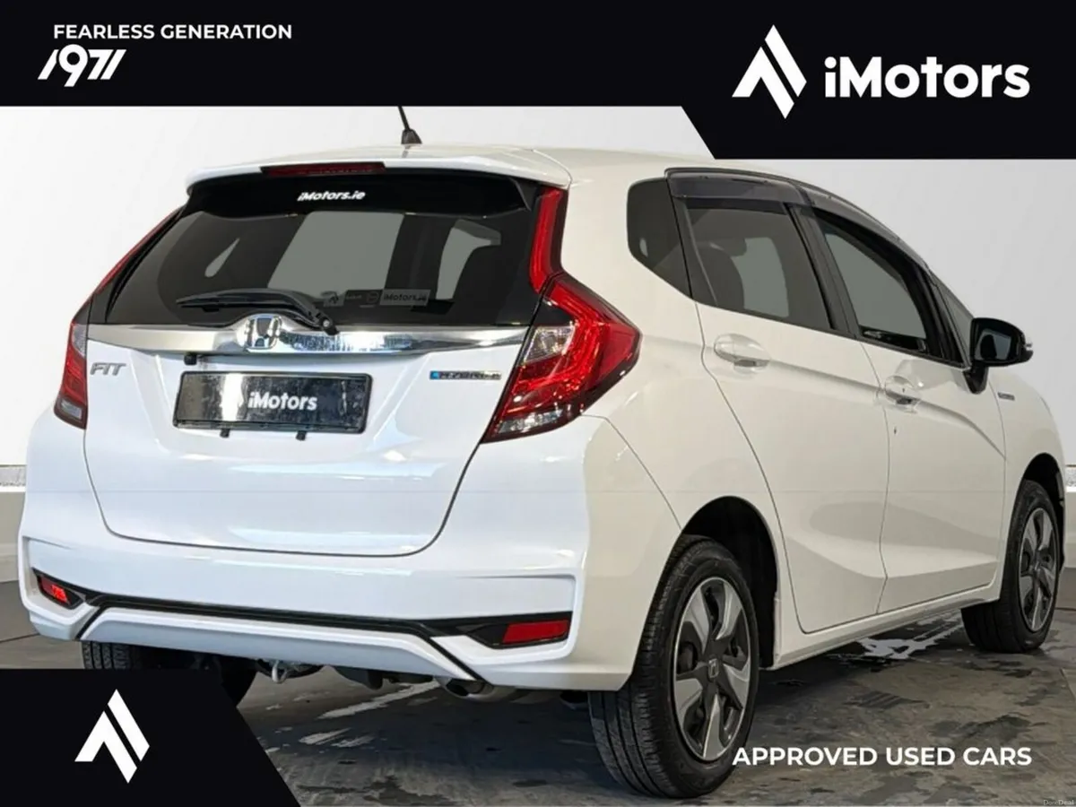 Honda Fit 4WD HYBRID AUTOMATIC - Image 3