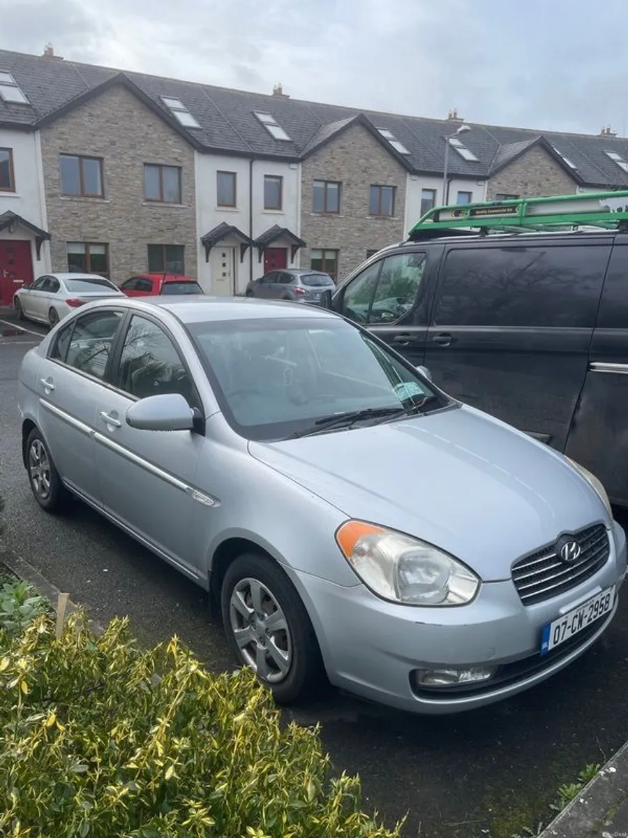 2007 Hyundai Accent - Image 4