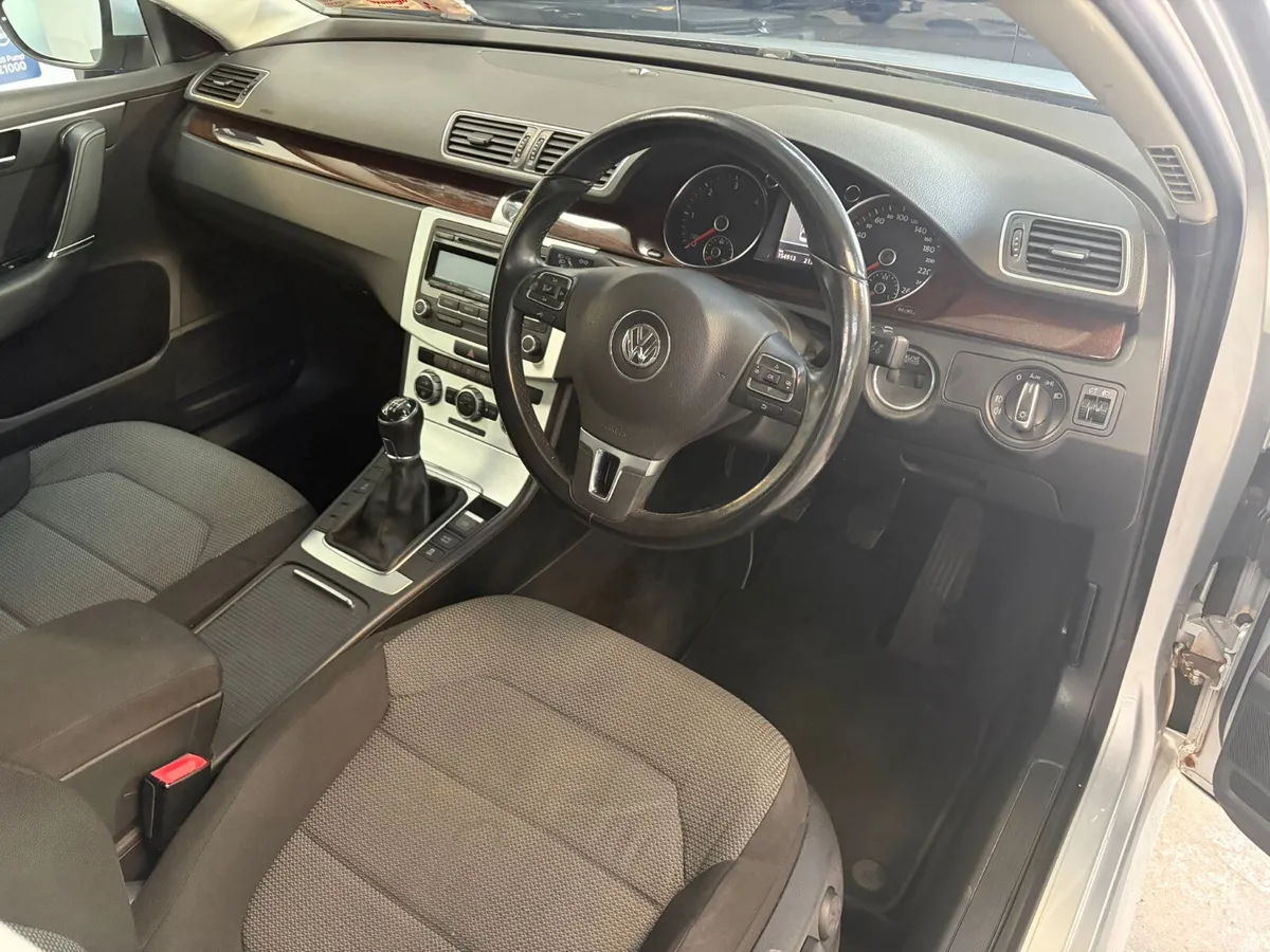 Volkswagen Passat 2013 1.6TDI COMFORTLINE - Image 4