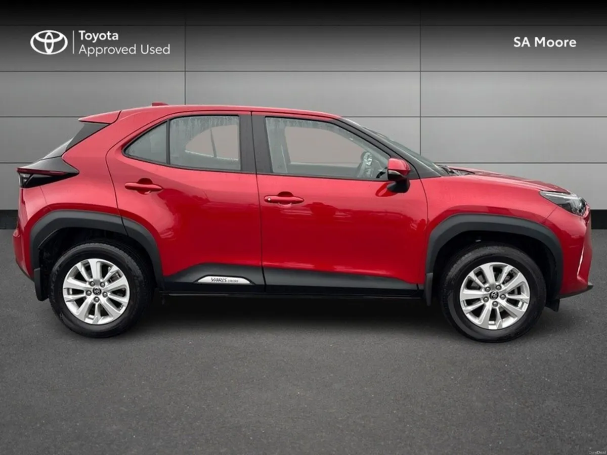 Toyota Yaris Cross HYBRID LUNA - Image 3
