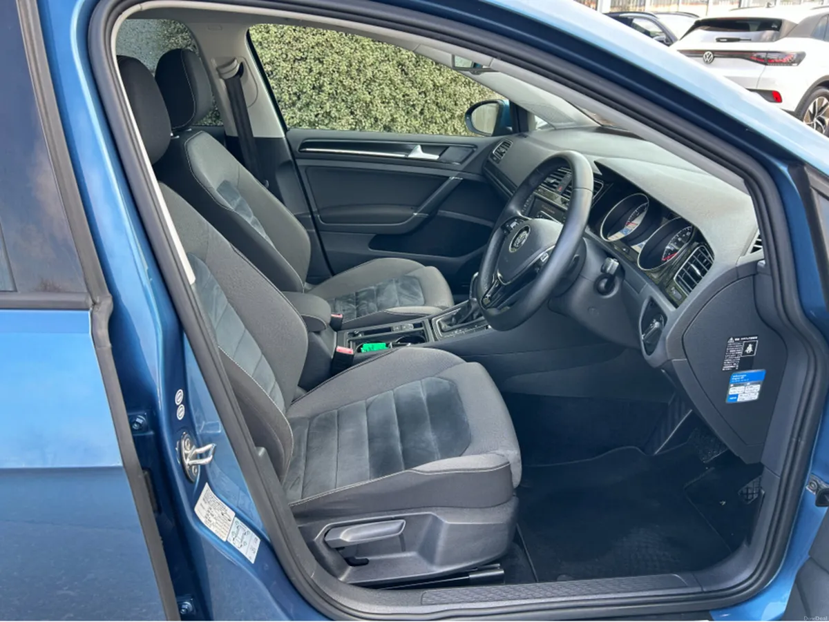 Volkswagen Golf 1.4 TFSI HIGHLINE AUTOMATIC 5DR ** - Image 4
