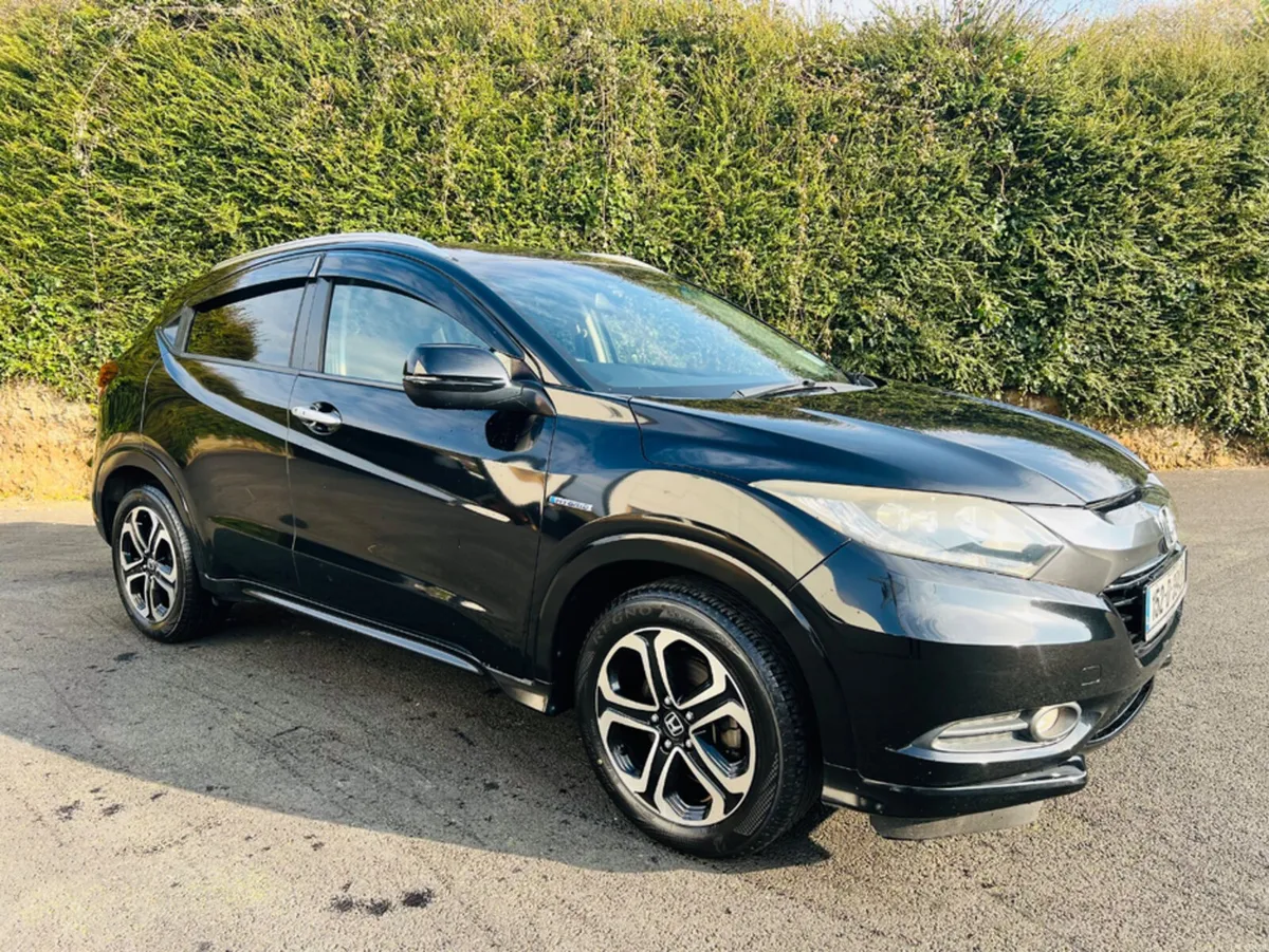 Honda Vezel DAA-RU3 - Image 2