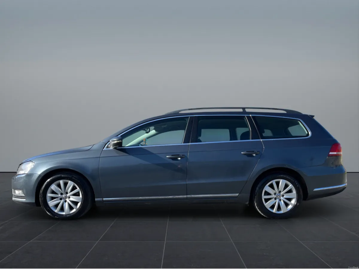 Volkswagen Passat CL 1.6 BLUEMOTION MANUAL 6SPEED - Image 2