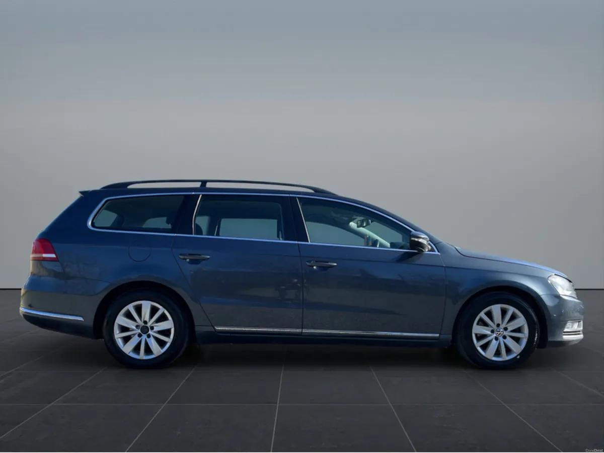 Volkswagen Passat CL 1.6 BLUEMOTION MANUAL 6SPEED - Image 5