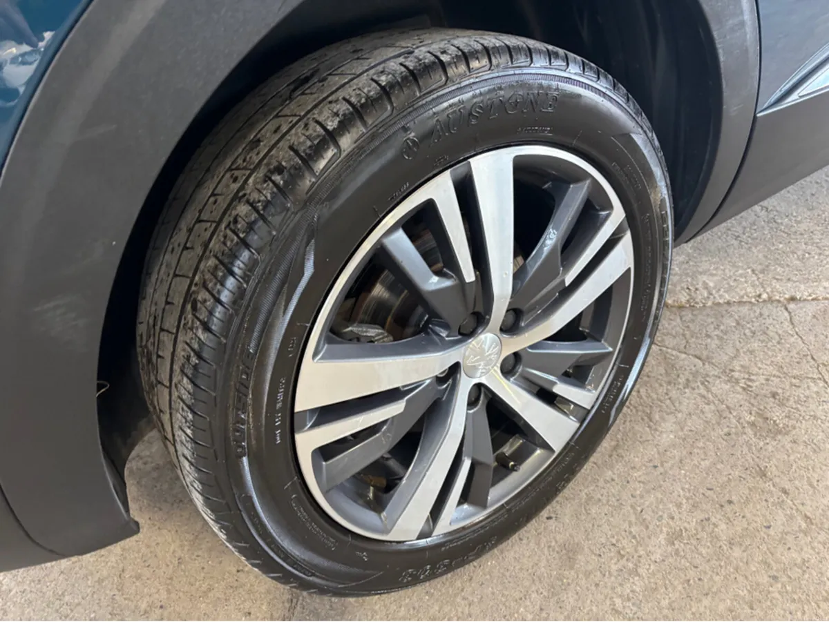 Peugeot 5008 FL ALLURE 1.5 BLUE HDI 13 7 Seater - Image 4