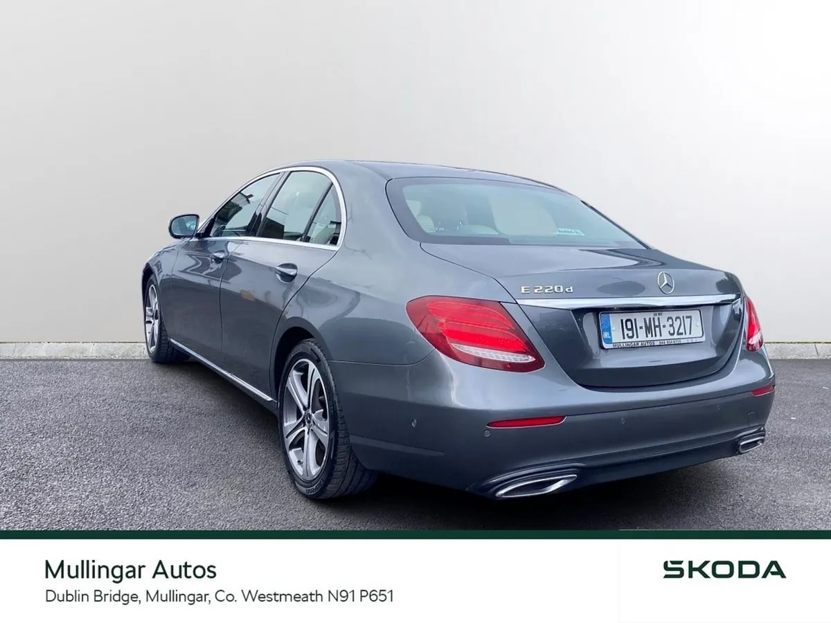 Mercedes-Benz E-Class E 220 D AVANTGARD 18% A/T - Image 3