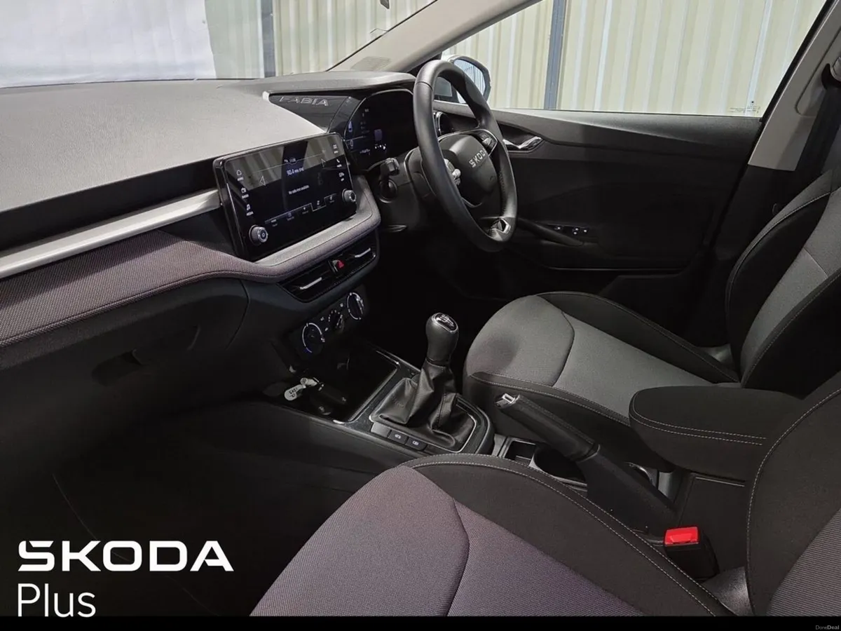 Skoda Fabia FABIA SELECTION 1.0MPI 80BHP - Image 4
