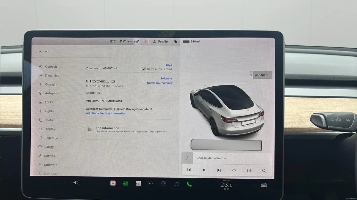 Tesla Model 3 2021 - Image 2