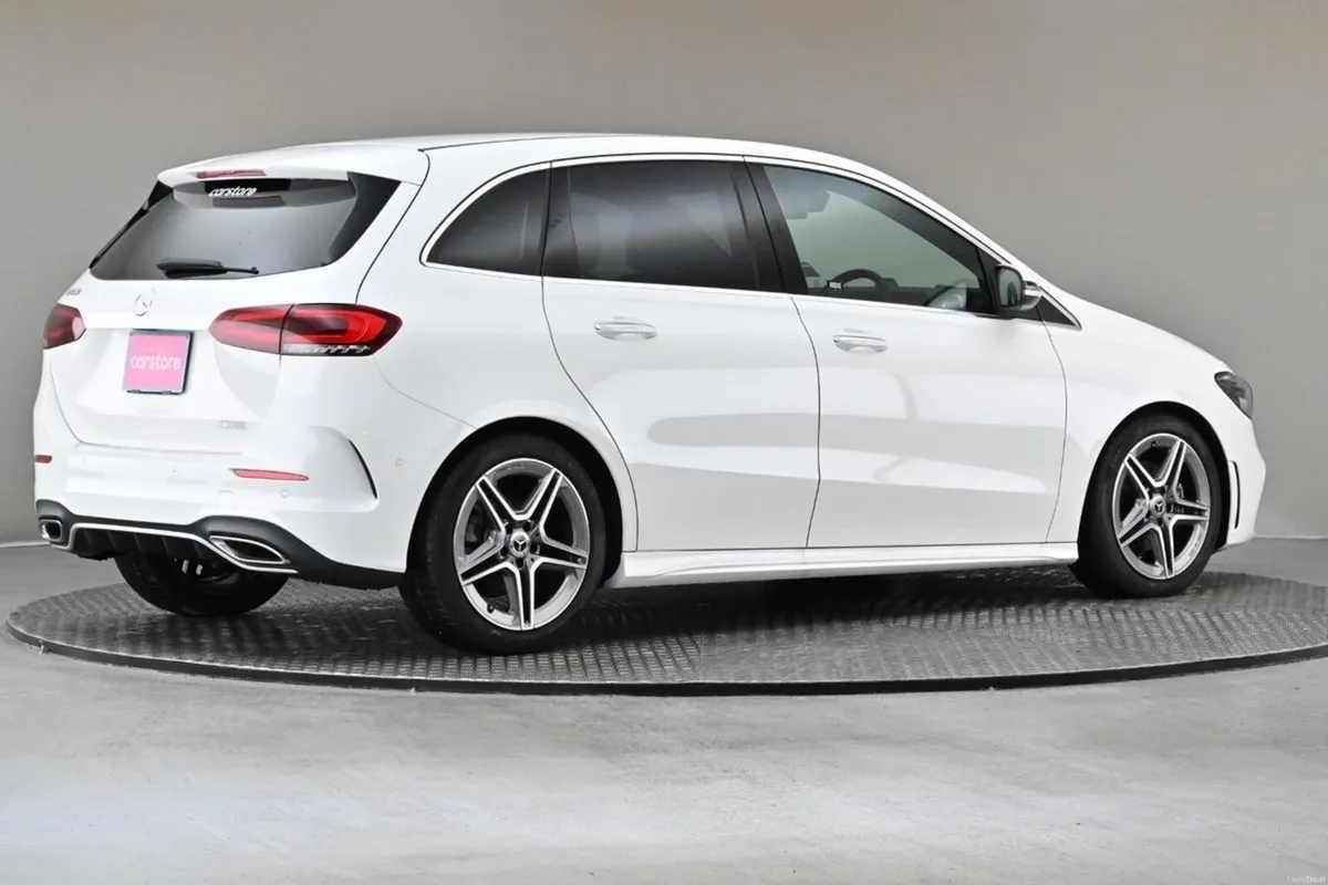 Mercedes-Benz B-Class B180 1.3 AMG LINE EDITION (P - Image 2